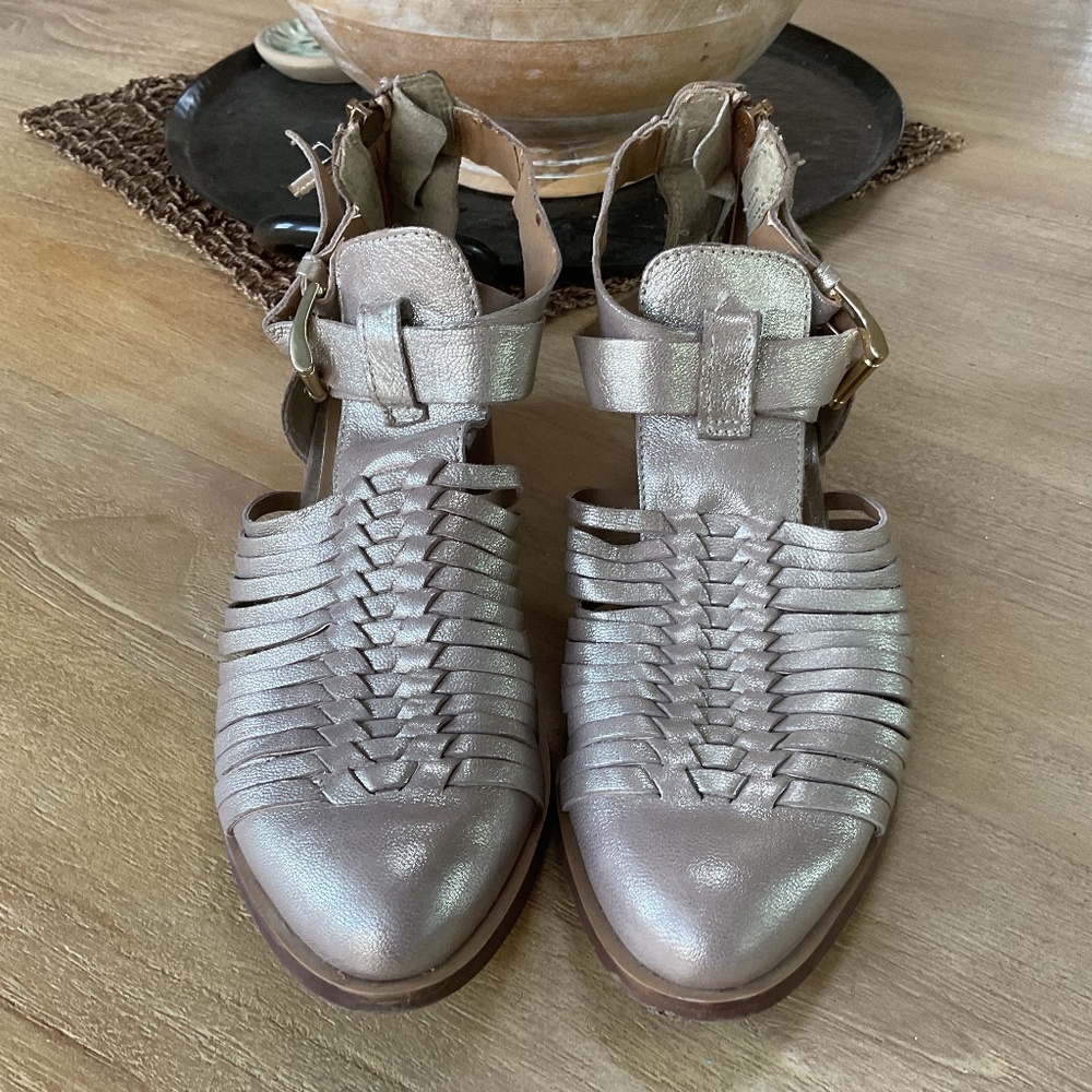 House of Harlow Gold Leather Ankle Strap Fisherman Heeled Sandals